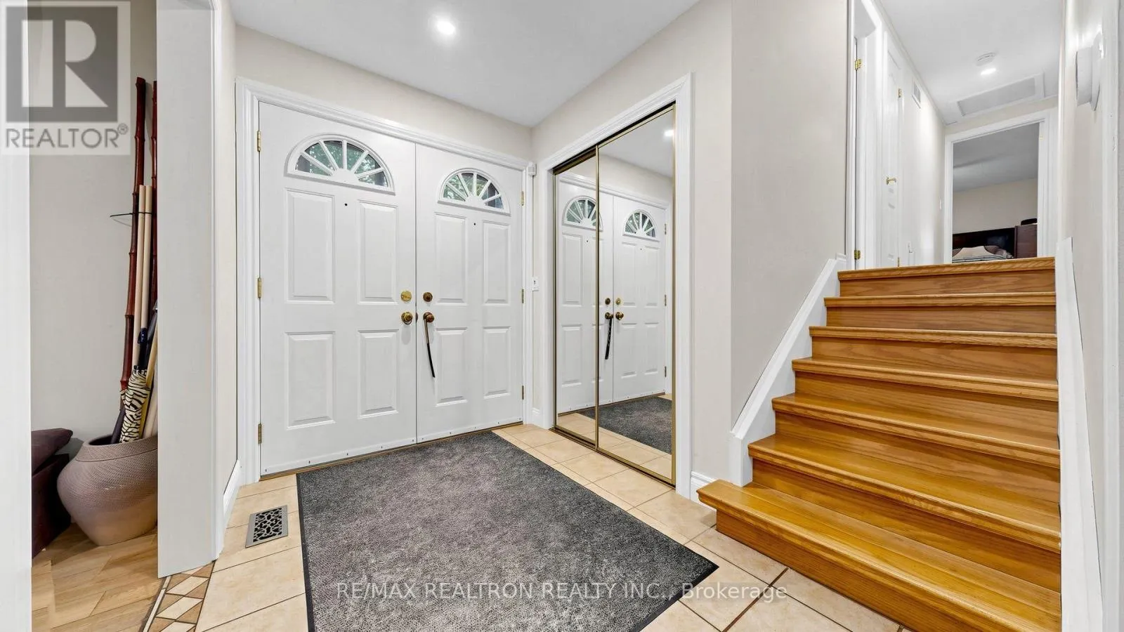 10 ROTHERGLEN ROAD S