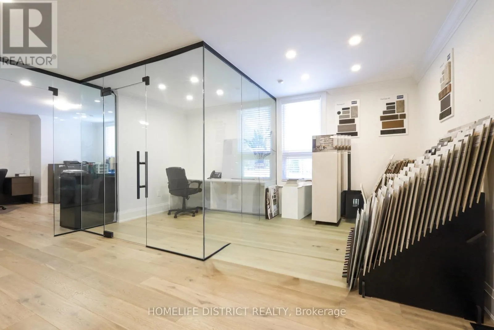 20 ELGIN STREET E