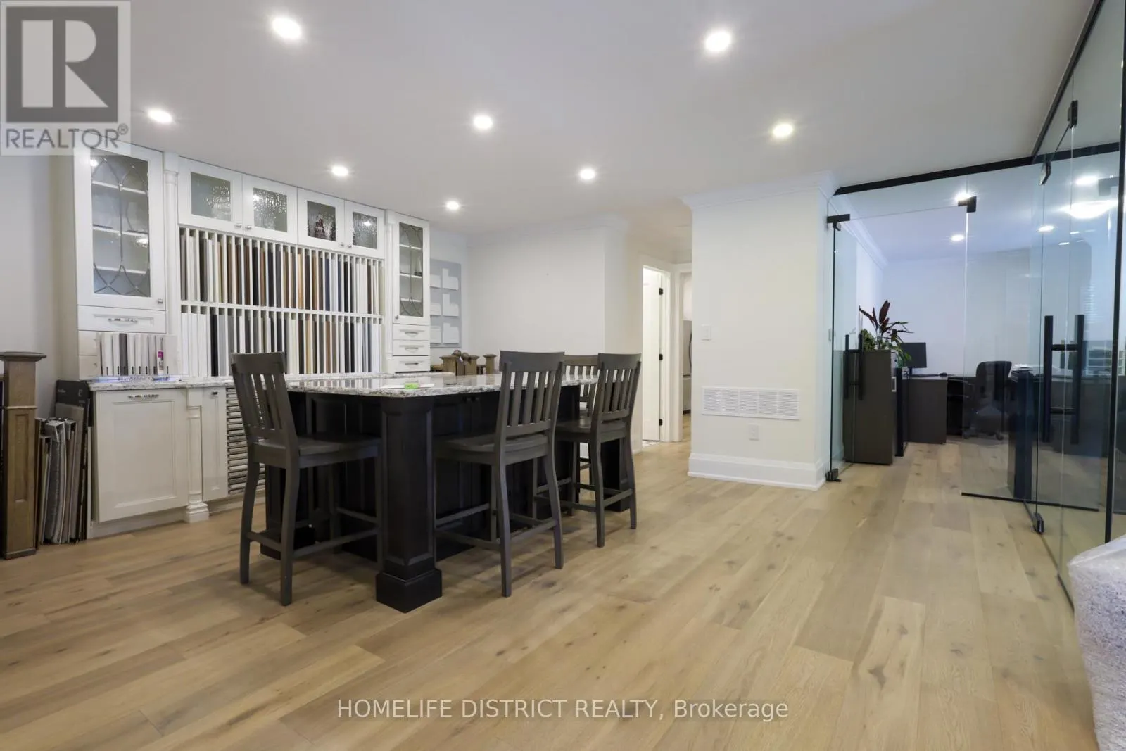 20 ELGIN STREET E