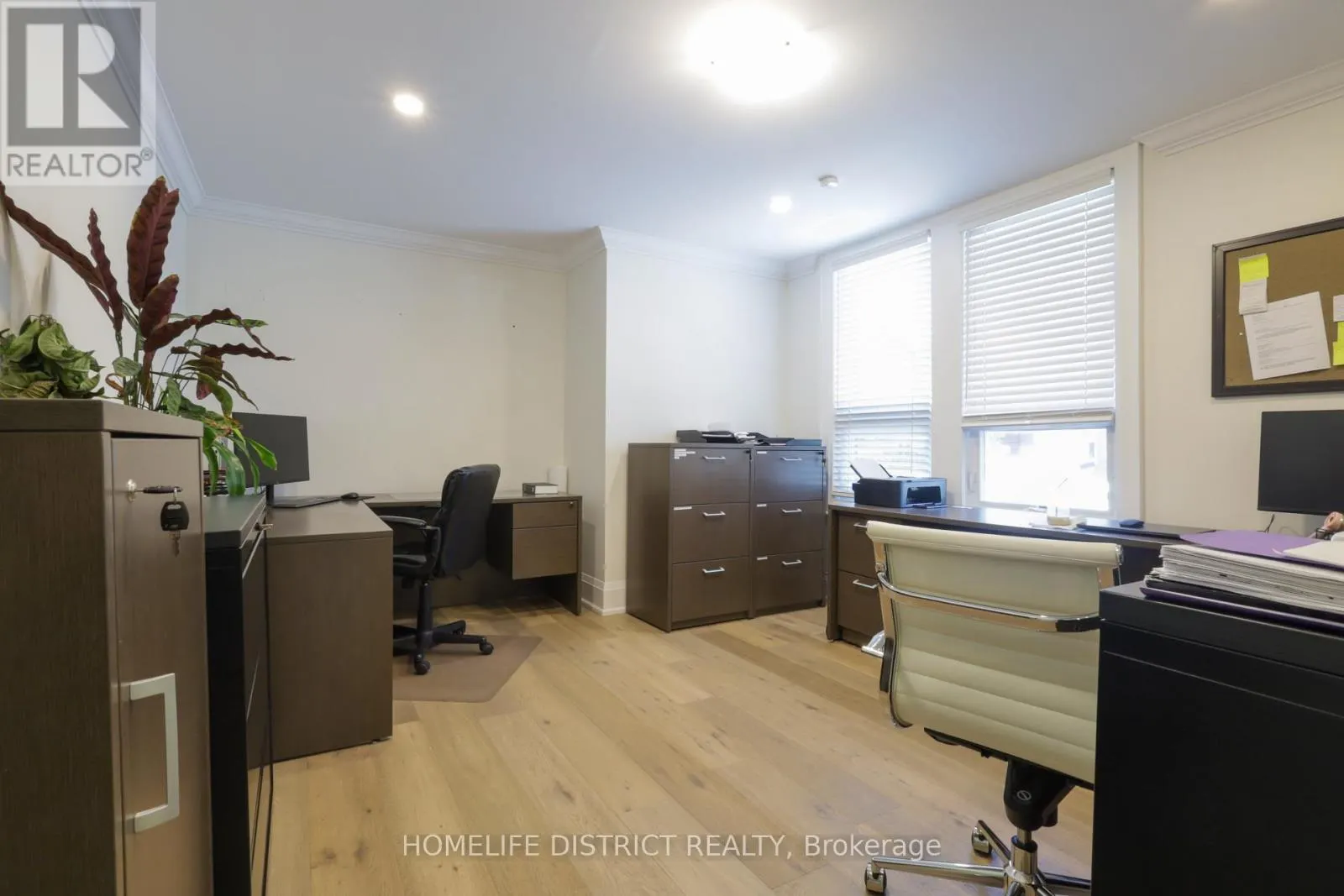 20 ELGIN STREET E
