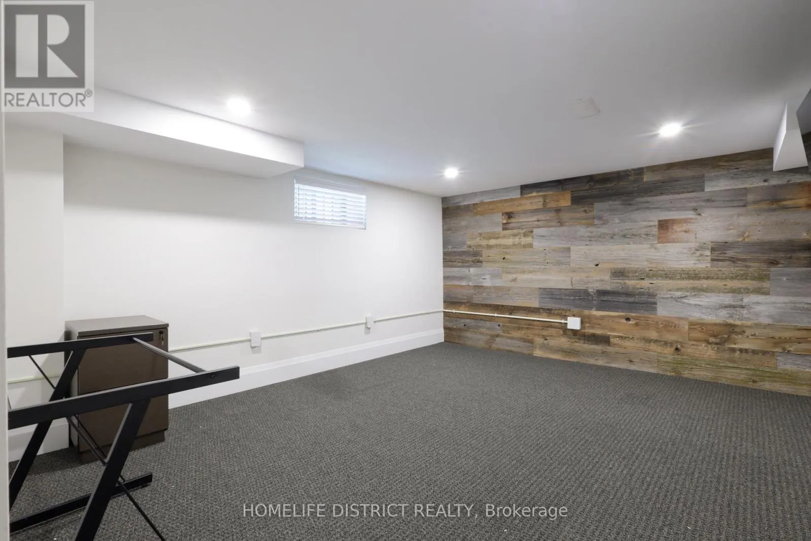 20 ELGIN STREET E