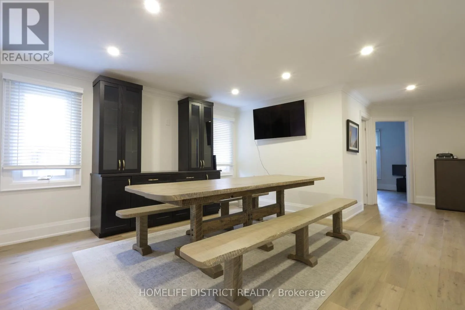 20 ELGIN STREET E
