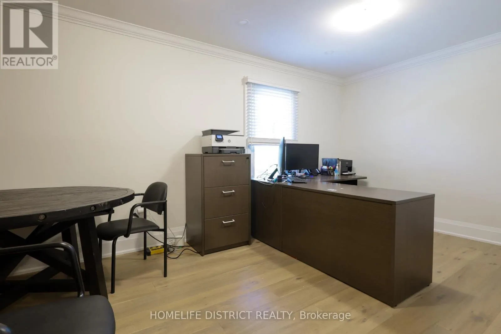 20 ELGIN STREET E