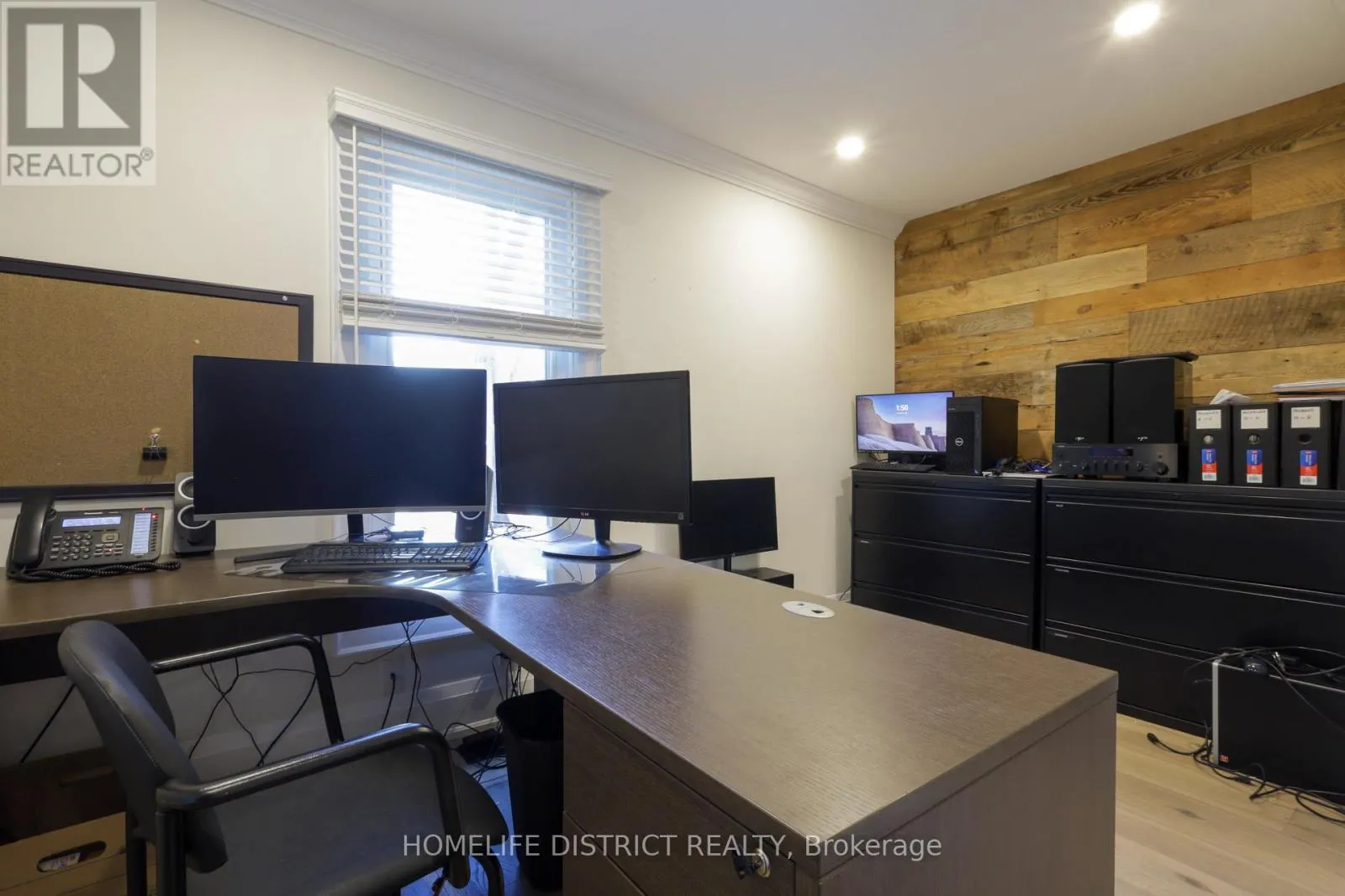 20 ELGIN STREET E