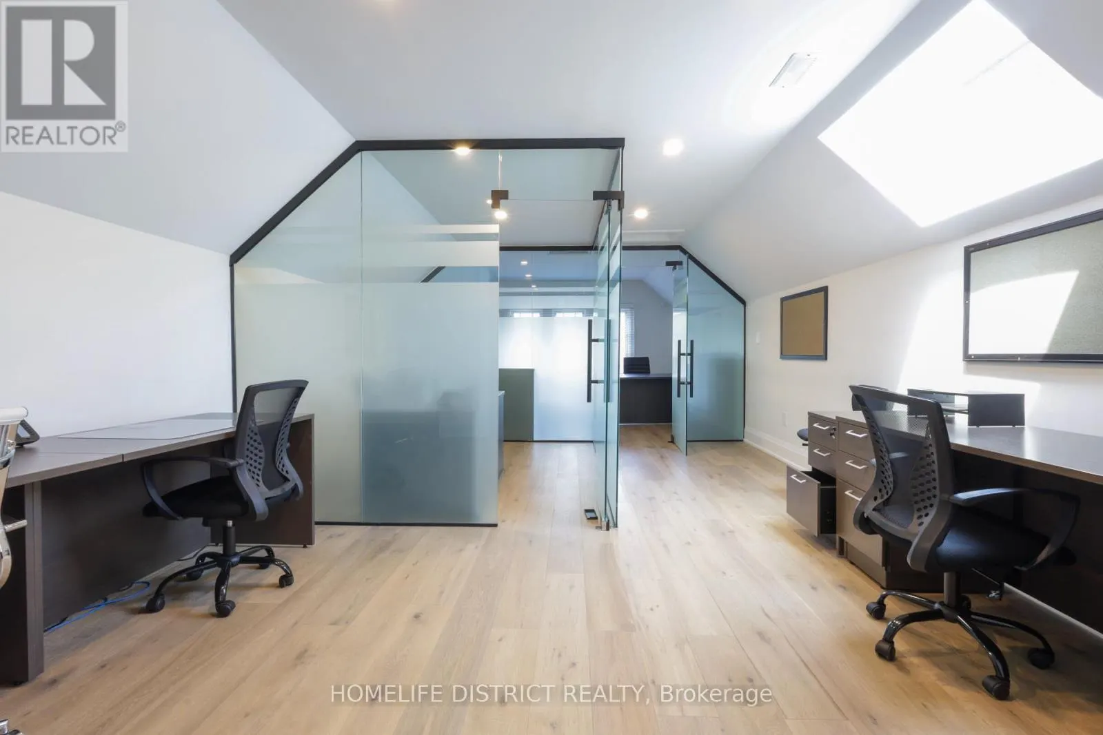 20 ELGIN STREET E