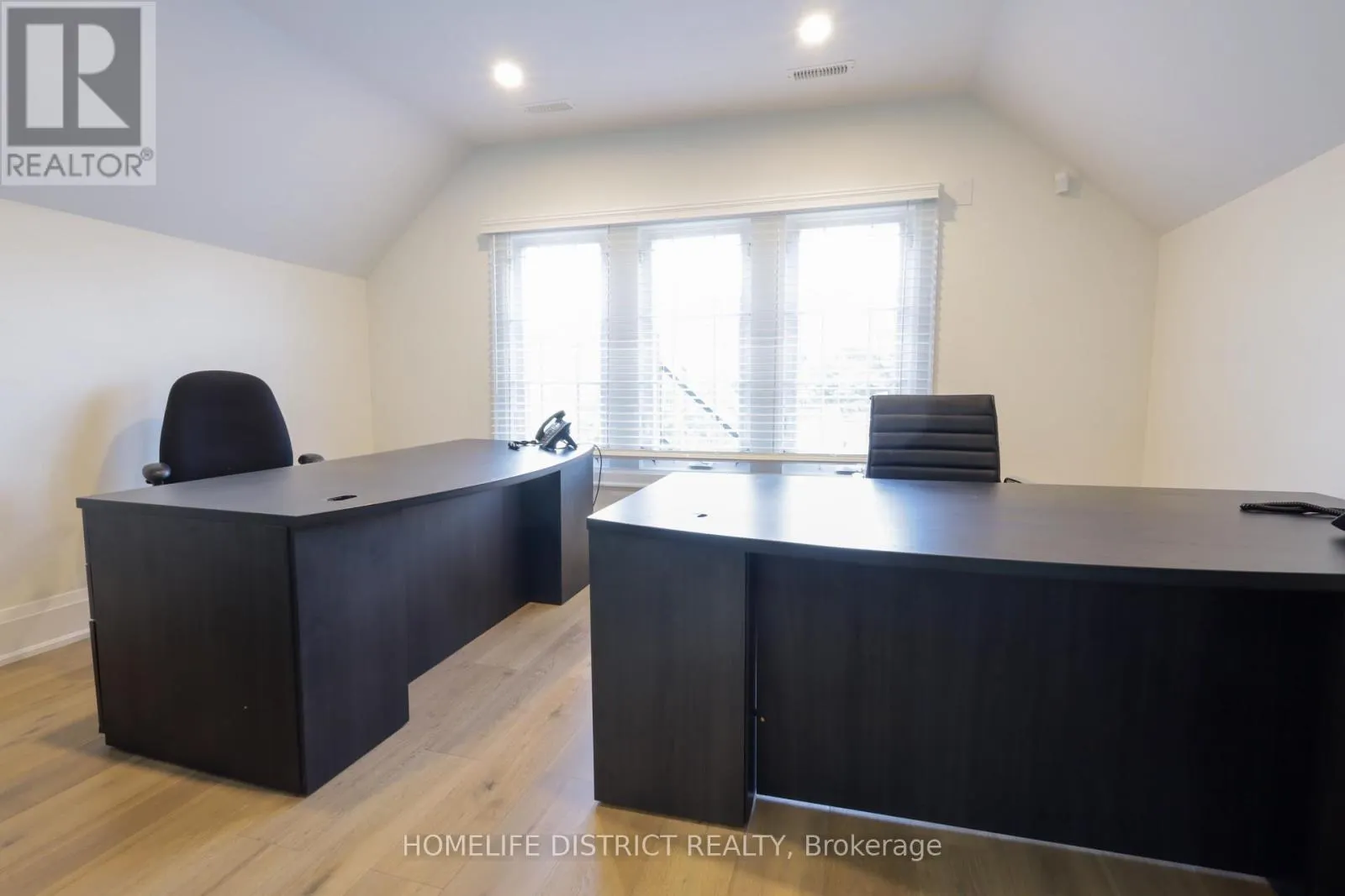 20 ELGIN STREET E