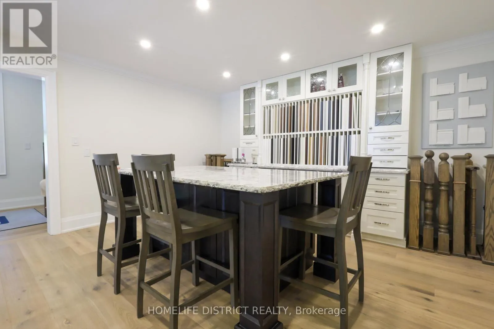 20 ELGIN STREET E