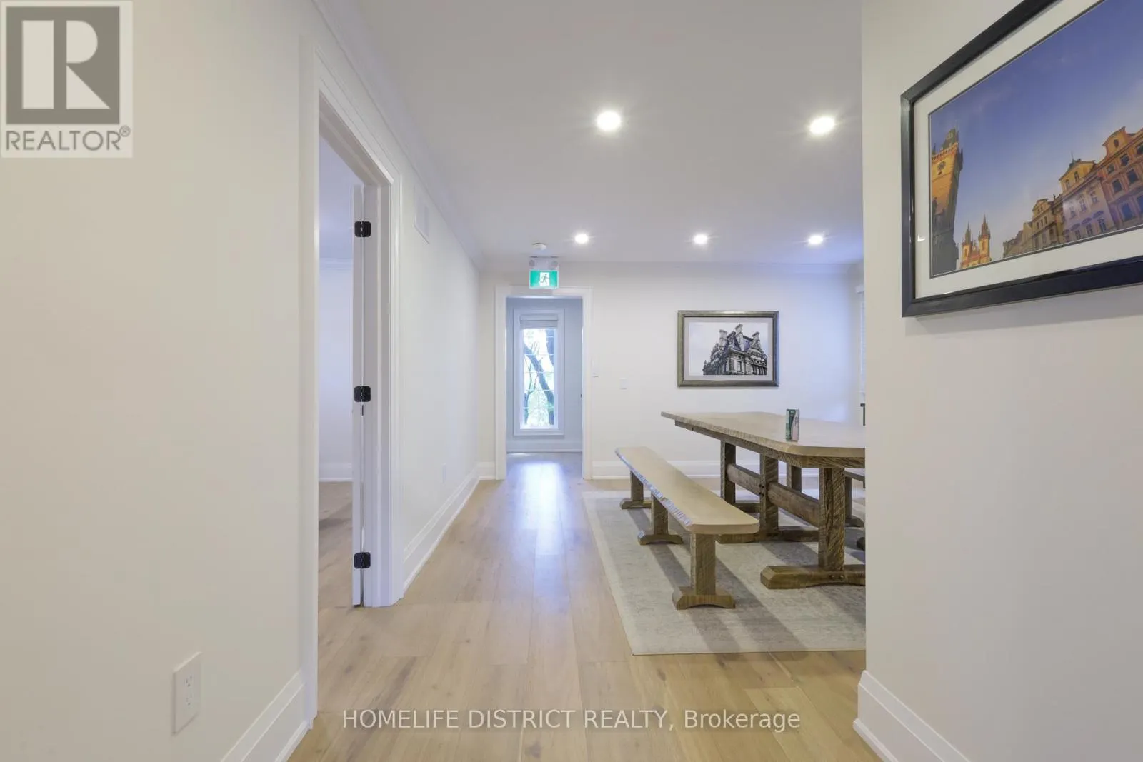 20 ELGIN STREET E