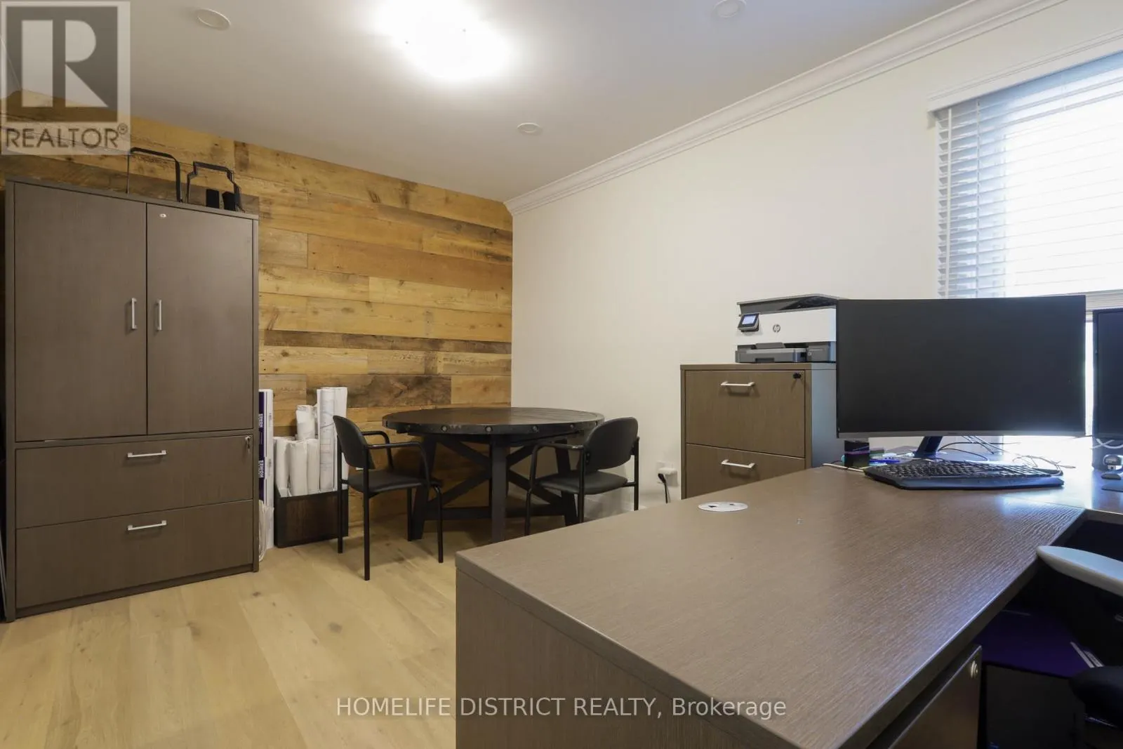20 ELGIN STREET E