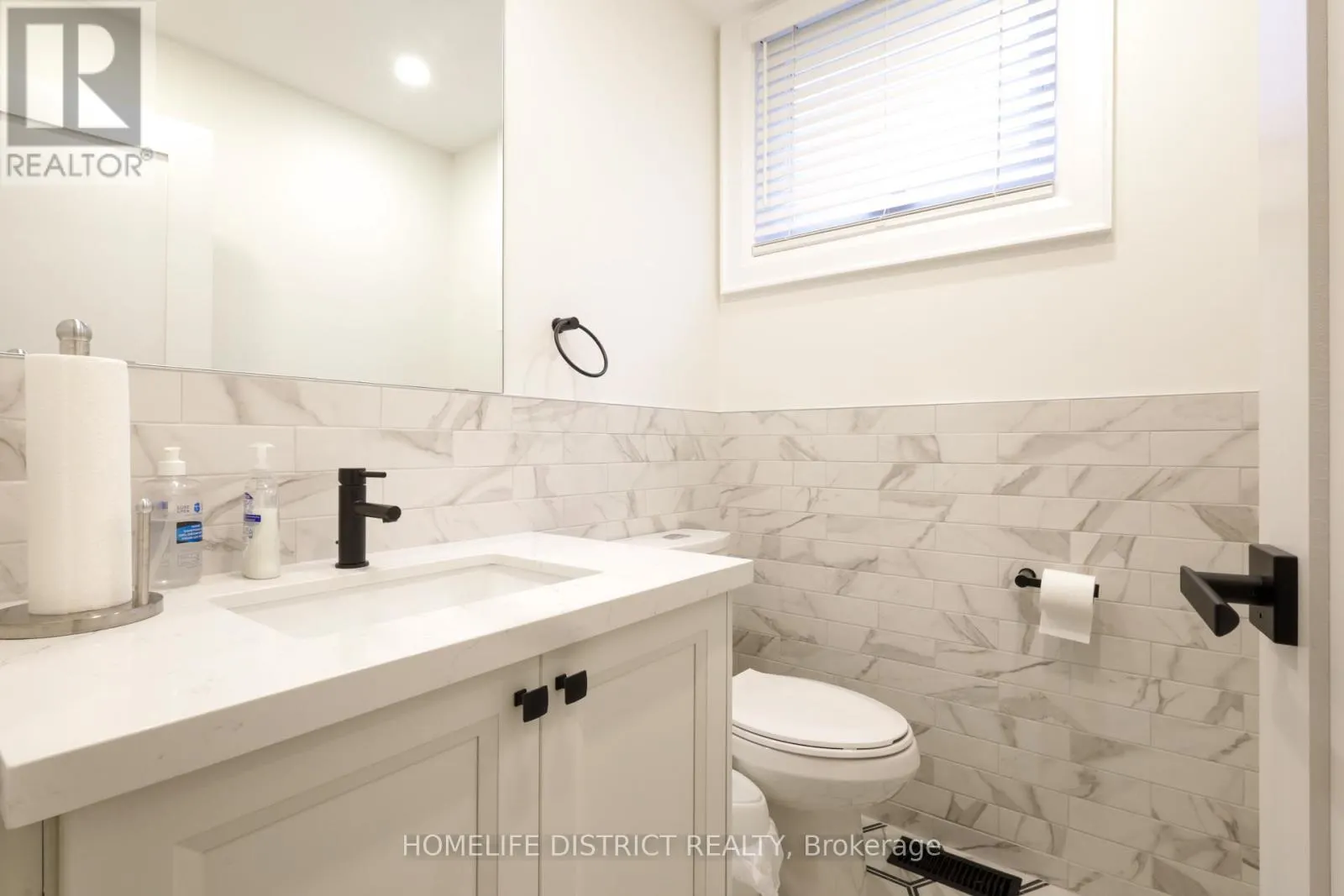 20 ELGIN STREET E