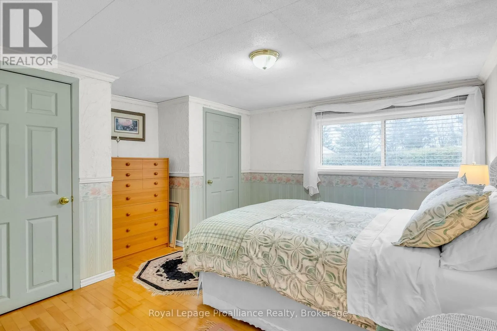394 SUNSET BOULEVARD