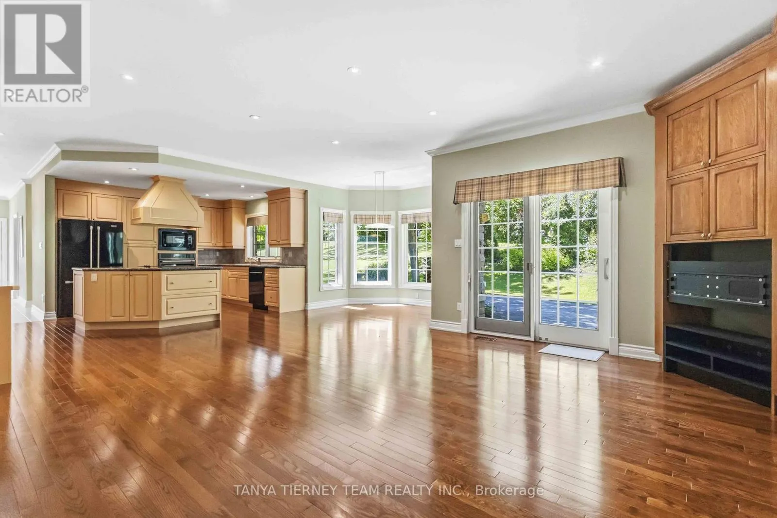 75 WOODBRIDGE CIRCLE