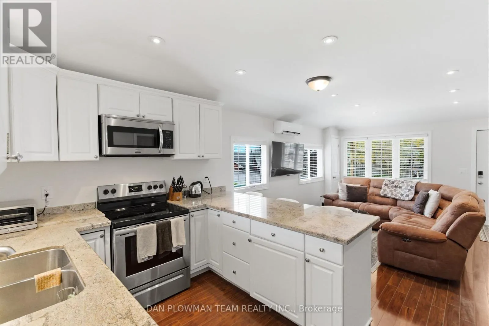 513 VIEW LAKE ROAD