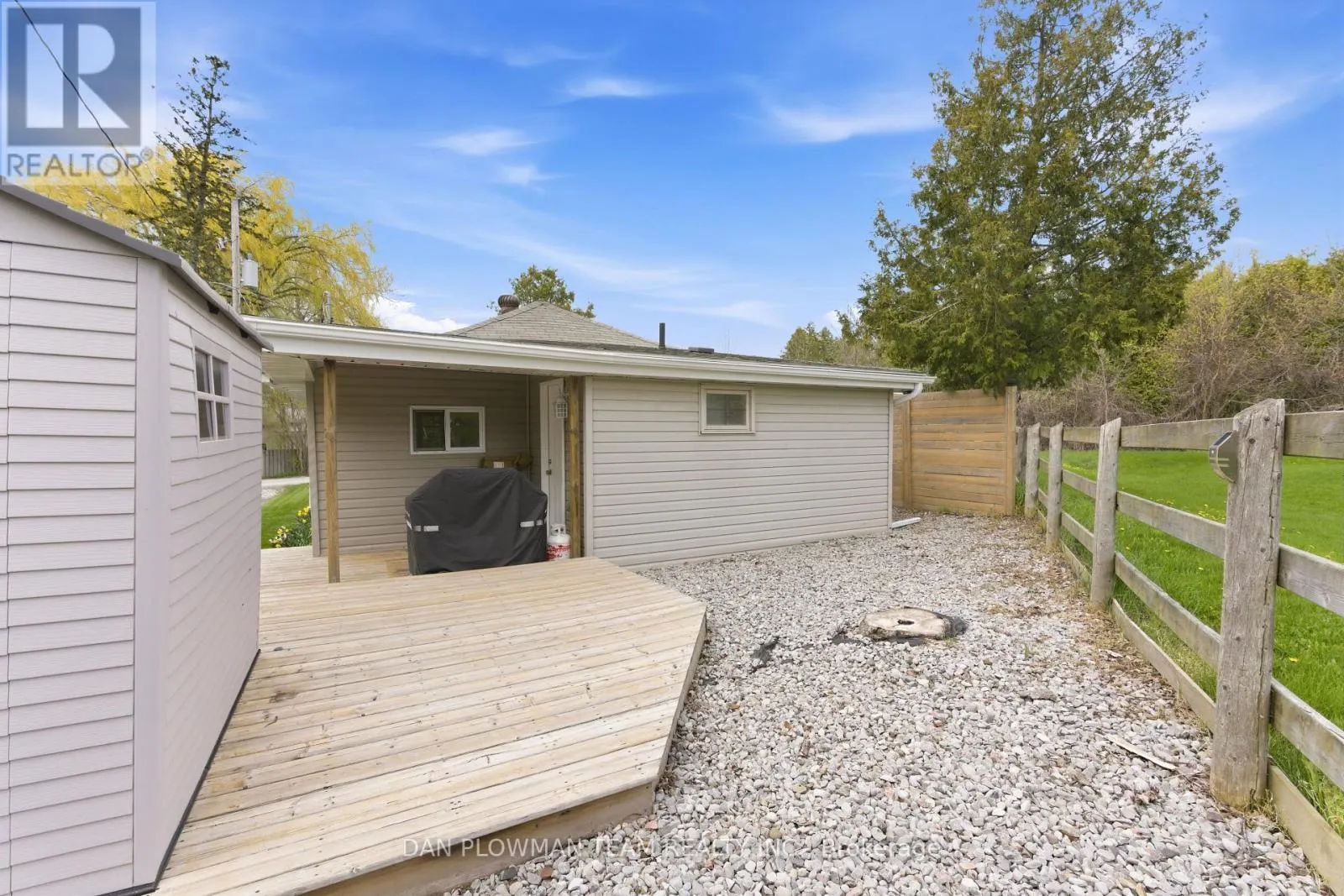 513 VIEW LAKE ROAD
