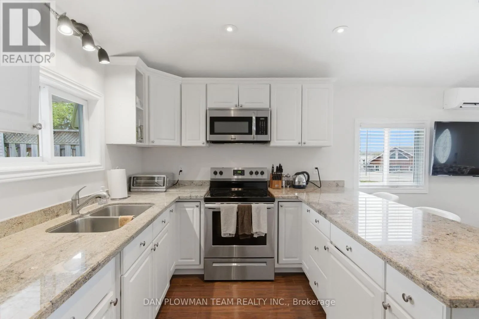 513 VIEW LAKE ROAD