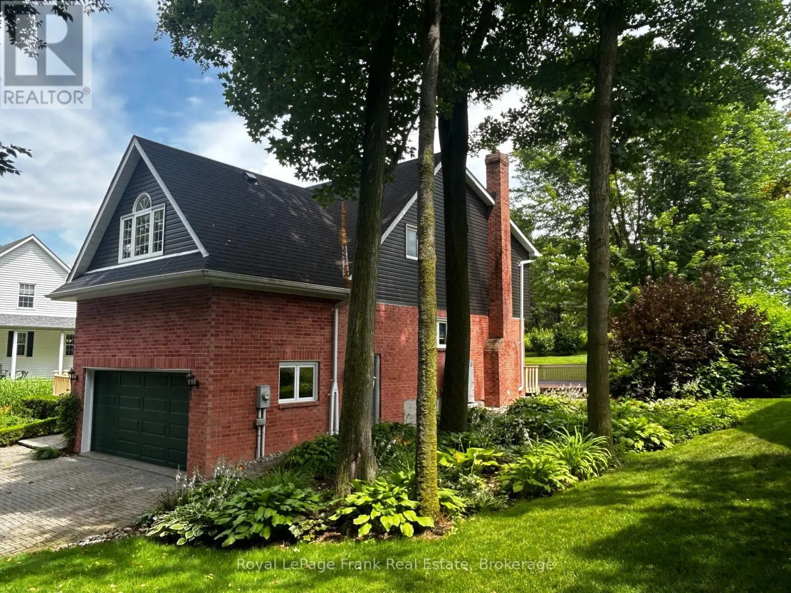 85 AMBLESIDE DRIVE