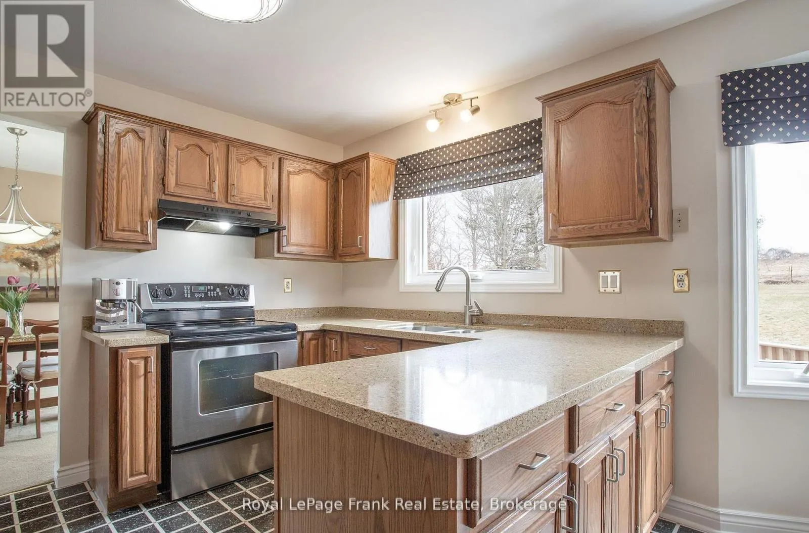 85 AMBLESIDE DRIVE