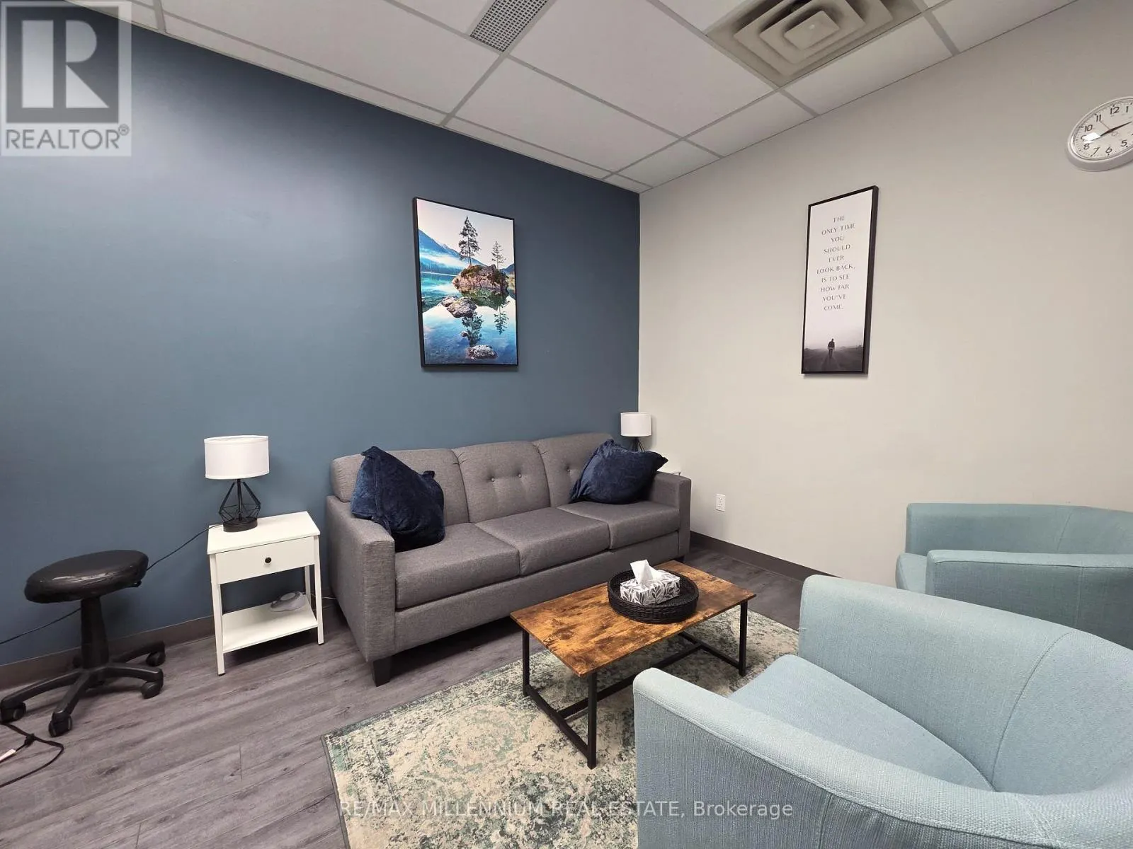 7 - 209 DUNDAS STREET E