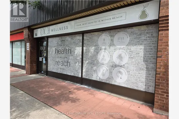 7 - 209 DUNDAS STREET E
