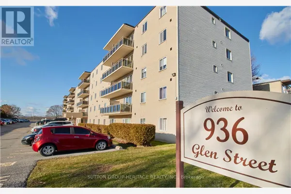 301 - 936 GLEN STREET
