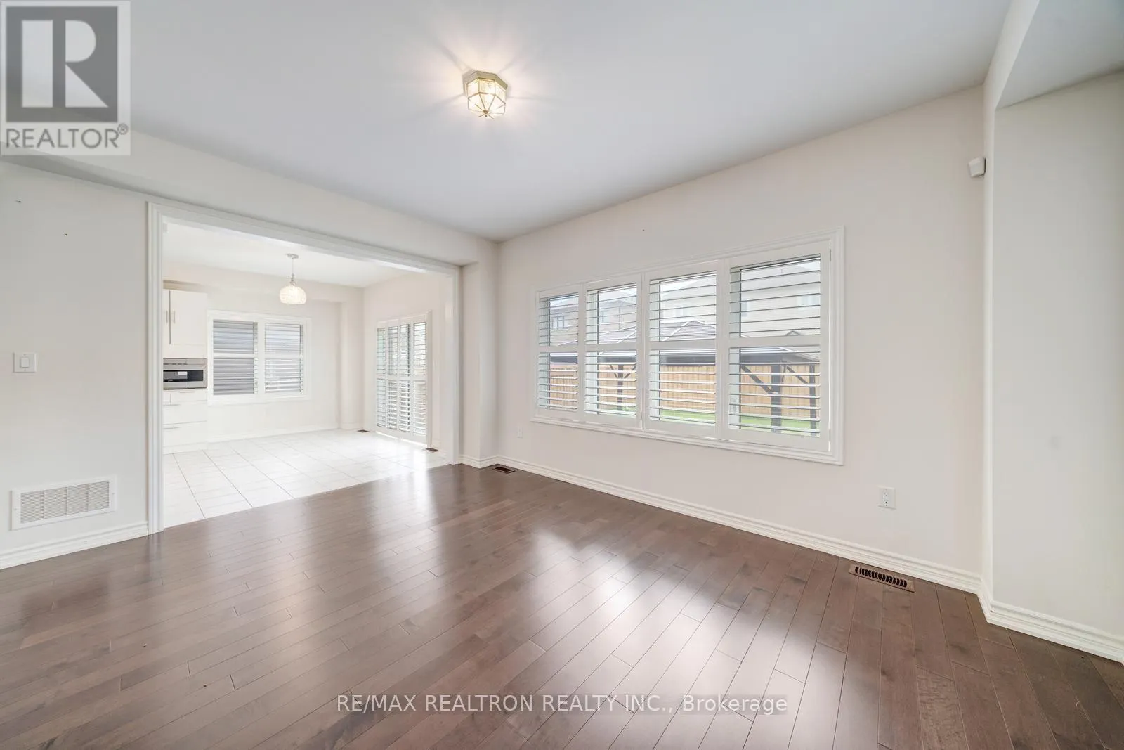 295 NORTHGLEN BOULEVARD