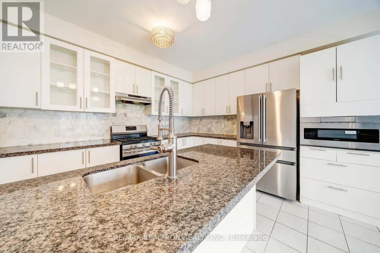 295 NORTHGLEN BOULEVARD