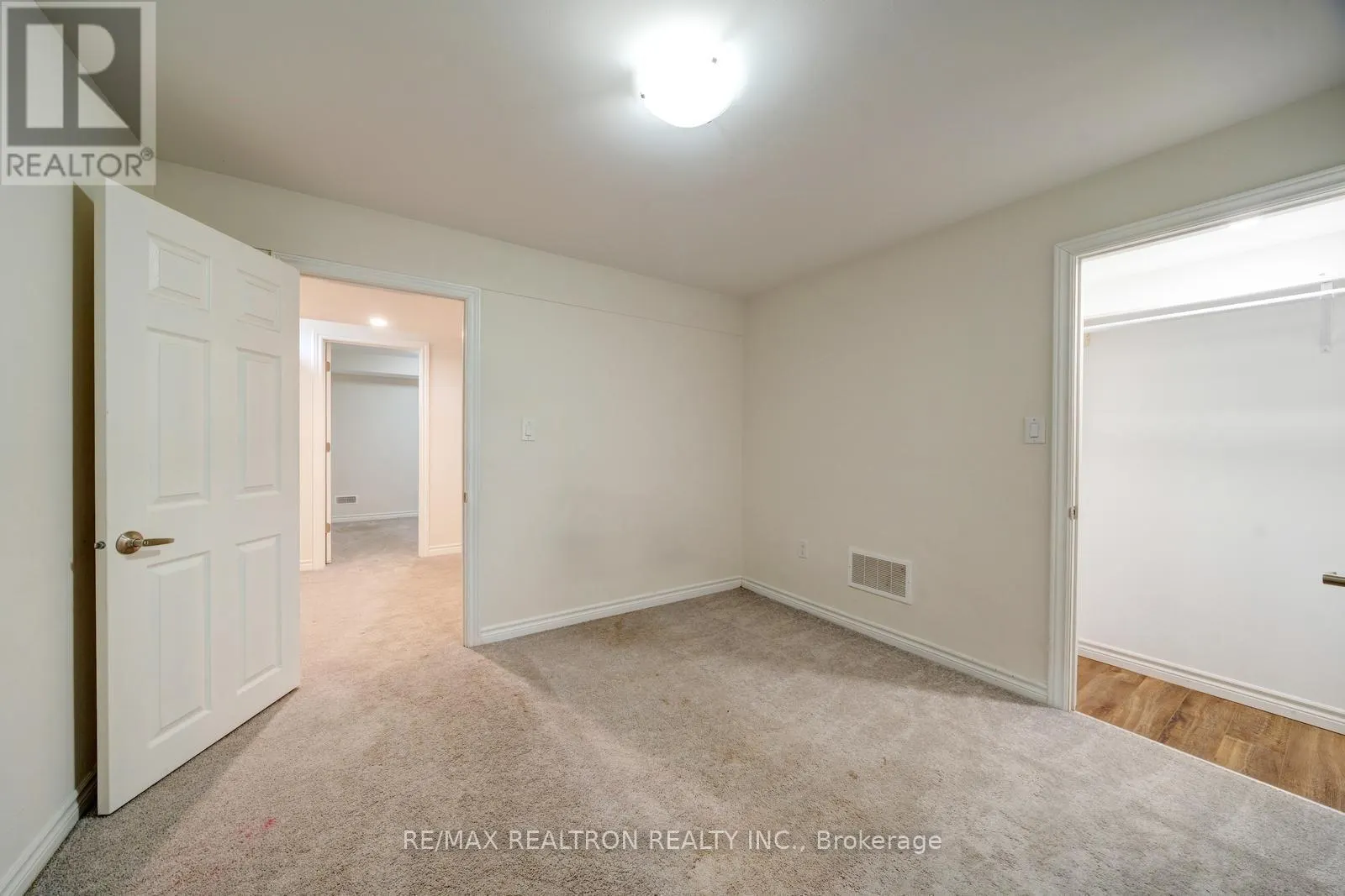 295 NORTHGLEN BOULEVARD