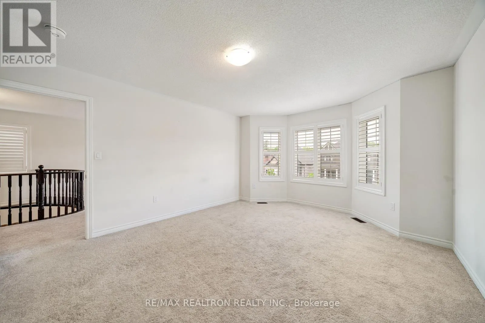 295 NORTHGLEN BOULEVARD