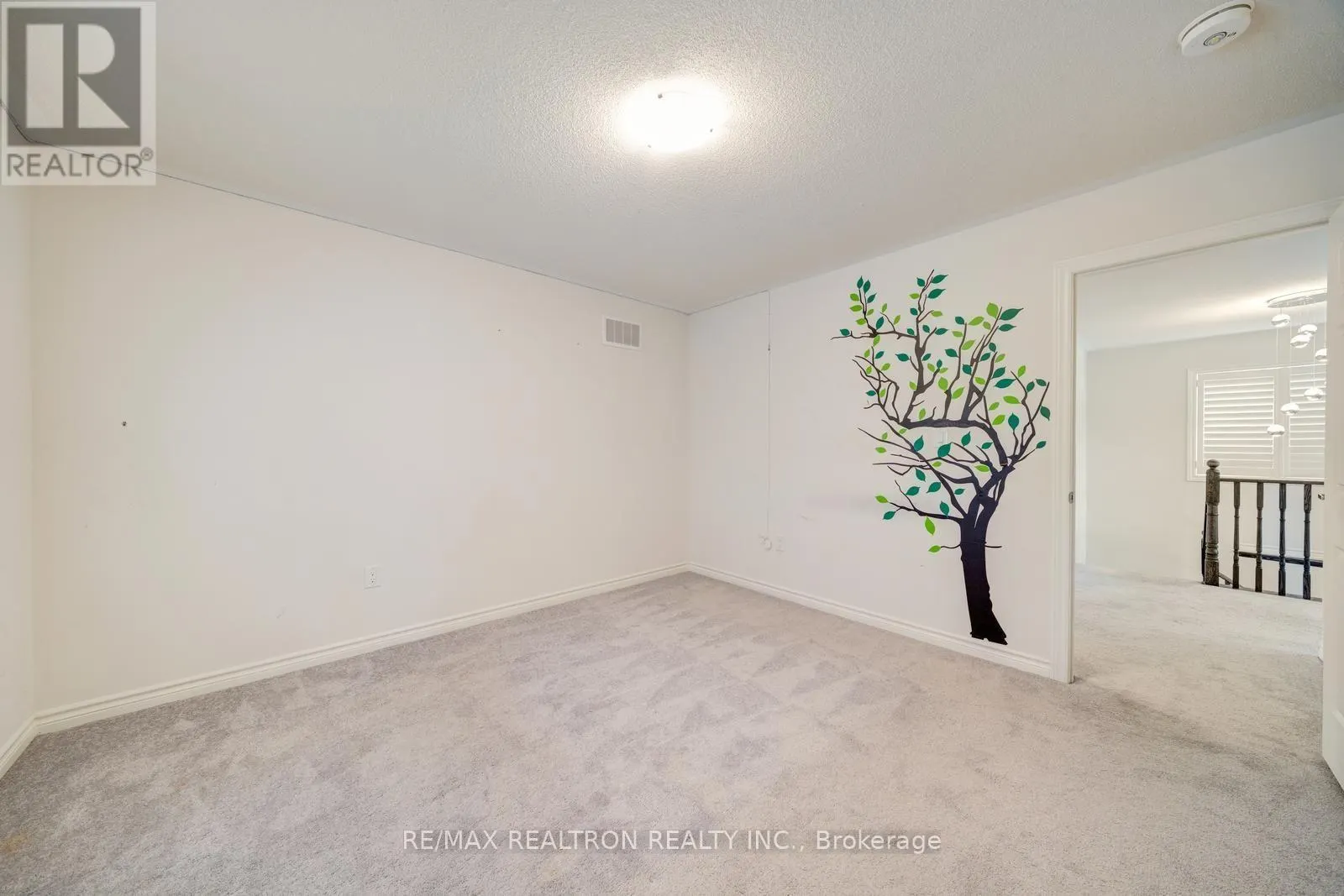 295 NORTHGLEN BOULEVARD