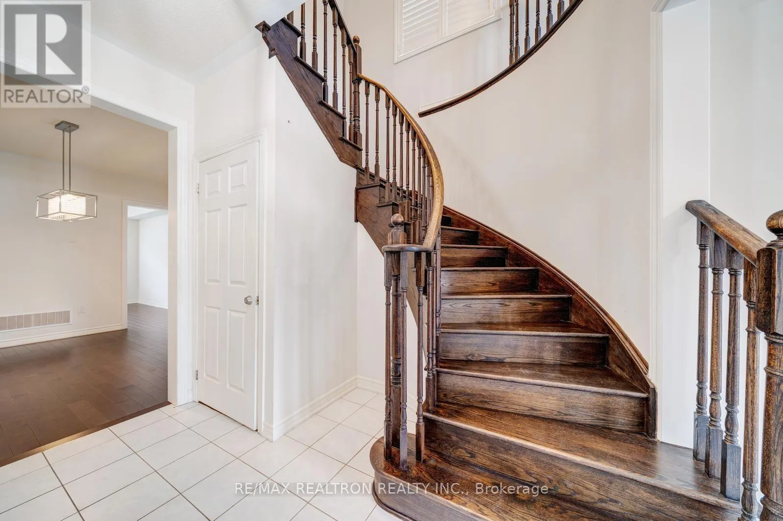 295 NORTHGLEN BOULEVARD
