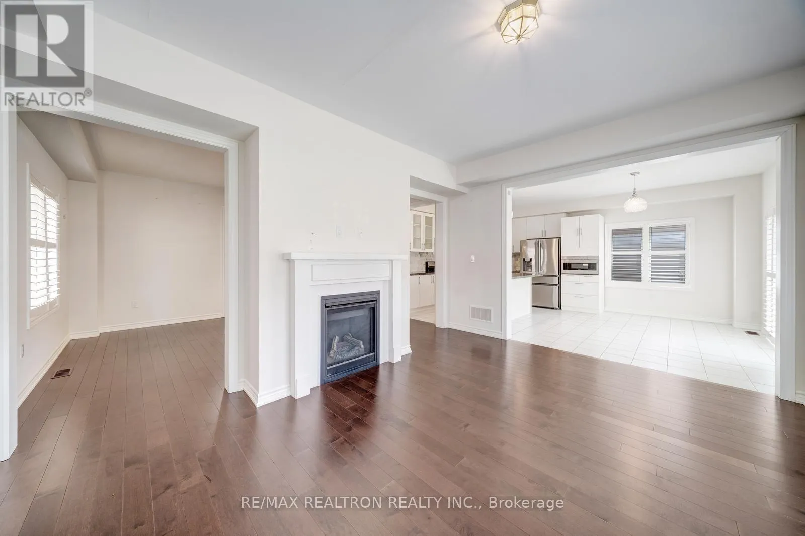 295 NORTHGLEN BOULEVARD