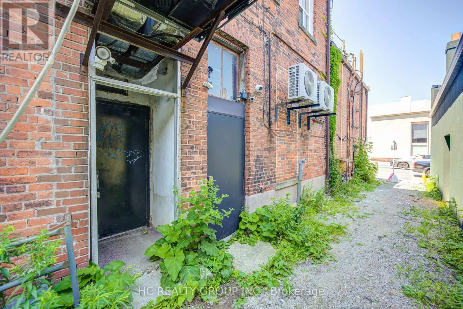 107 BROCK STREET S
