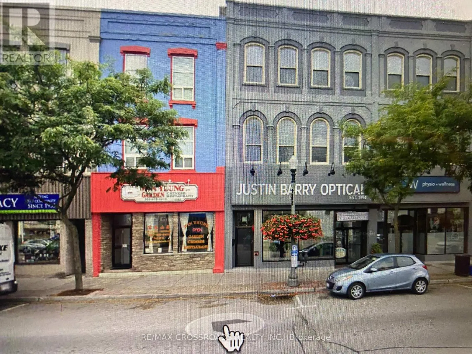 9 KING STREET W