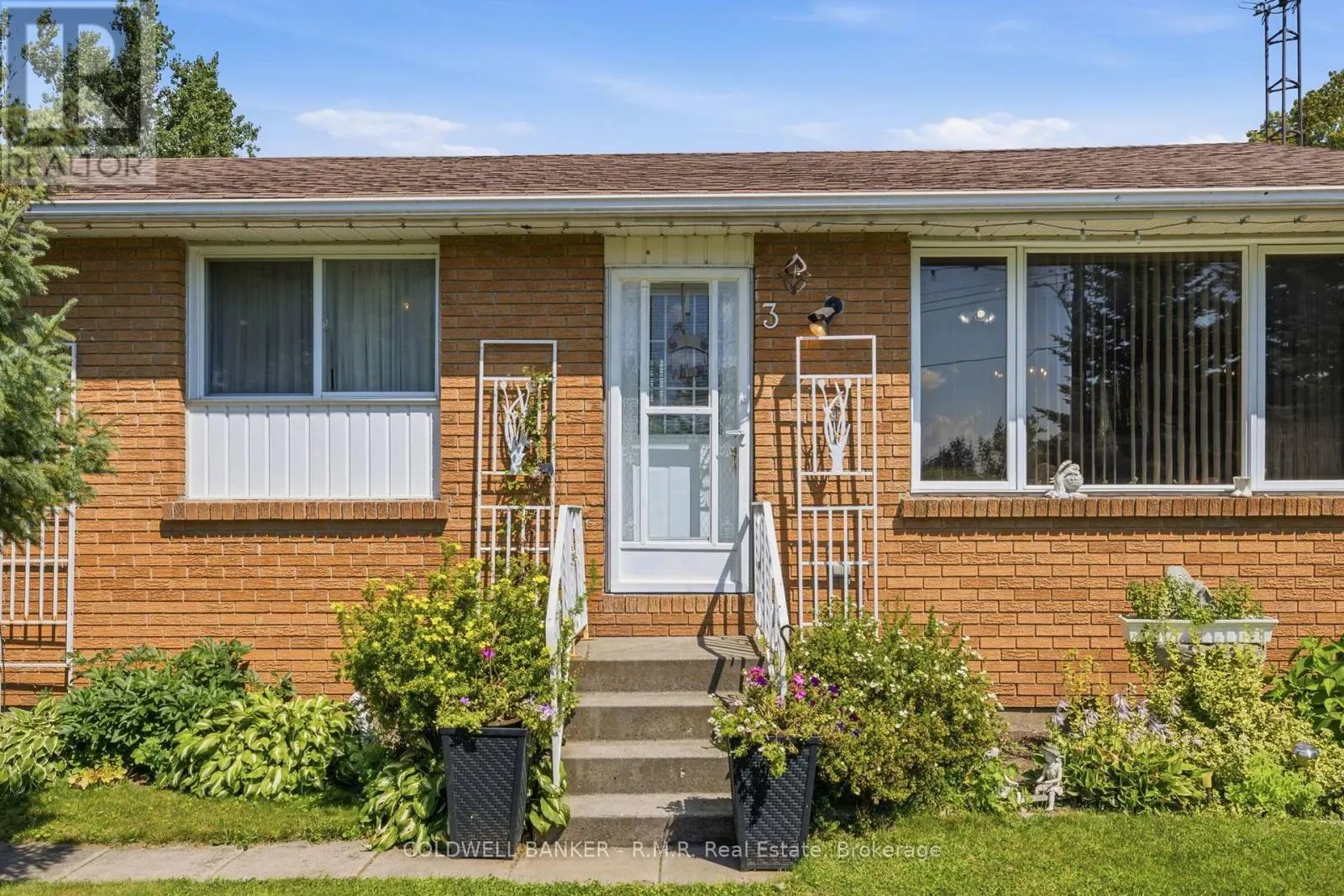 3 COLEMAN CRESCENT