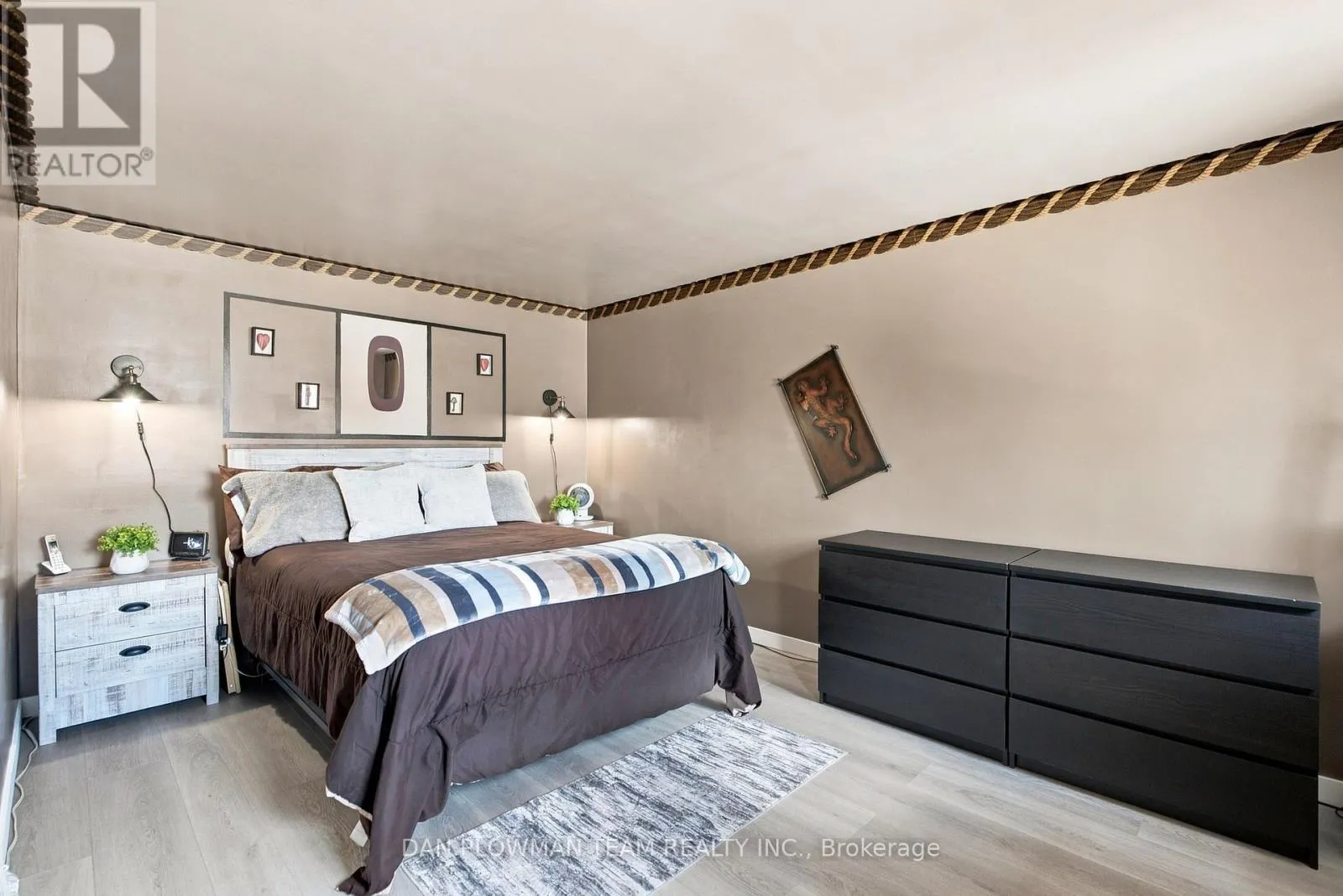 2 - 72 MARTIN ROAD