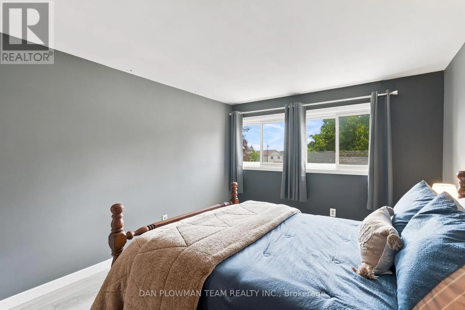 2 - 72 MARTIN ROAD