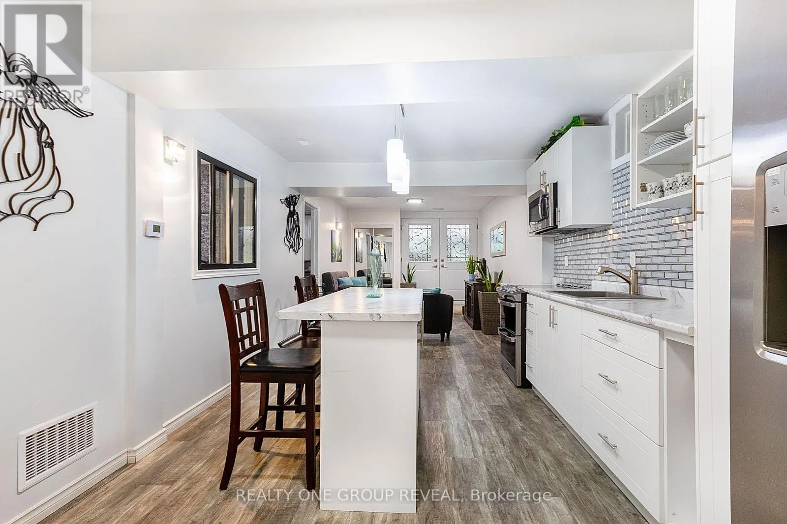 524 SIMCOE STREET S