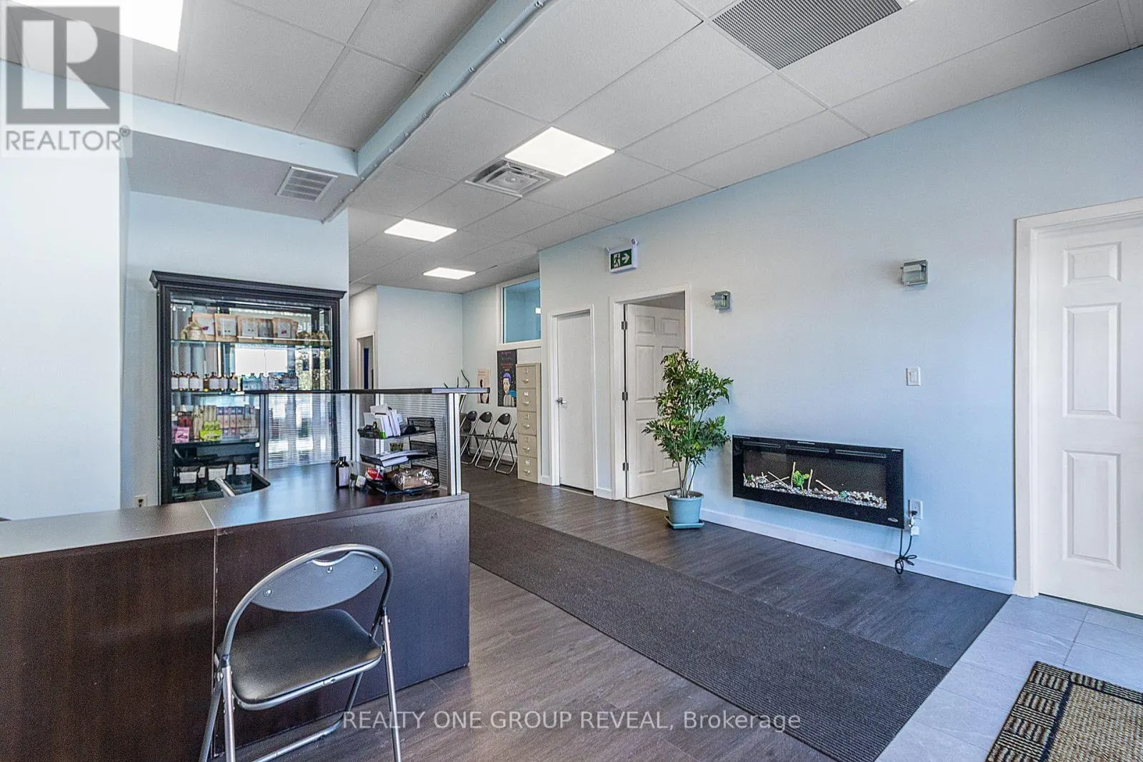 524 SIMCOE STREET S