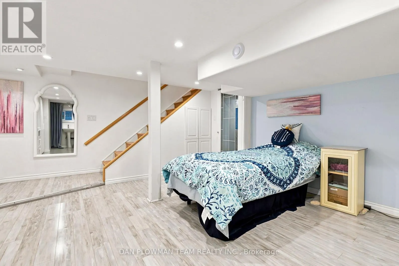 519 KINGSTON ROAD W
