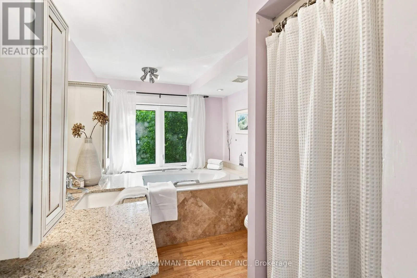 519 KINGSTON ROAD W