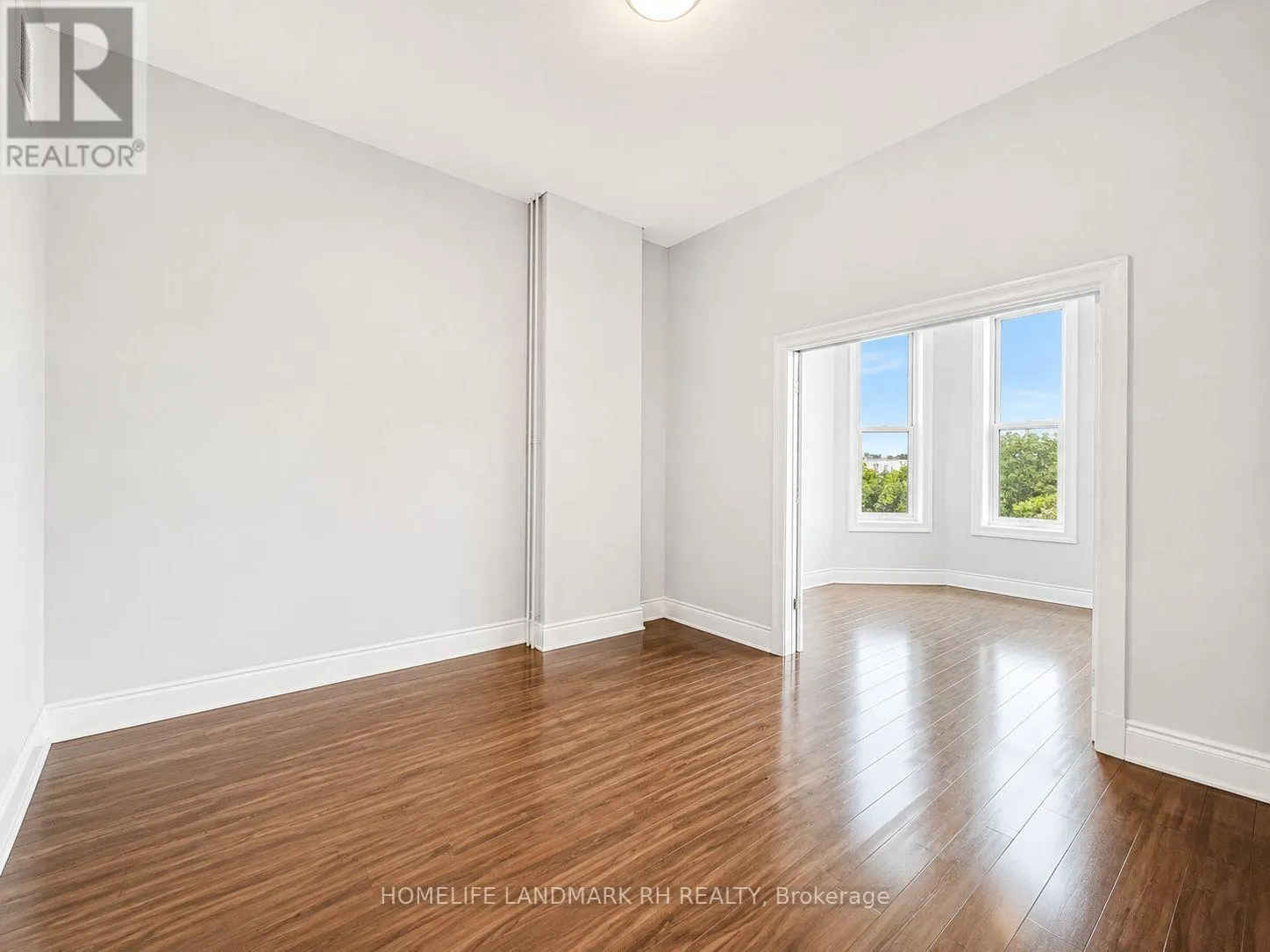 103 -107 BROCK STREET S