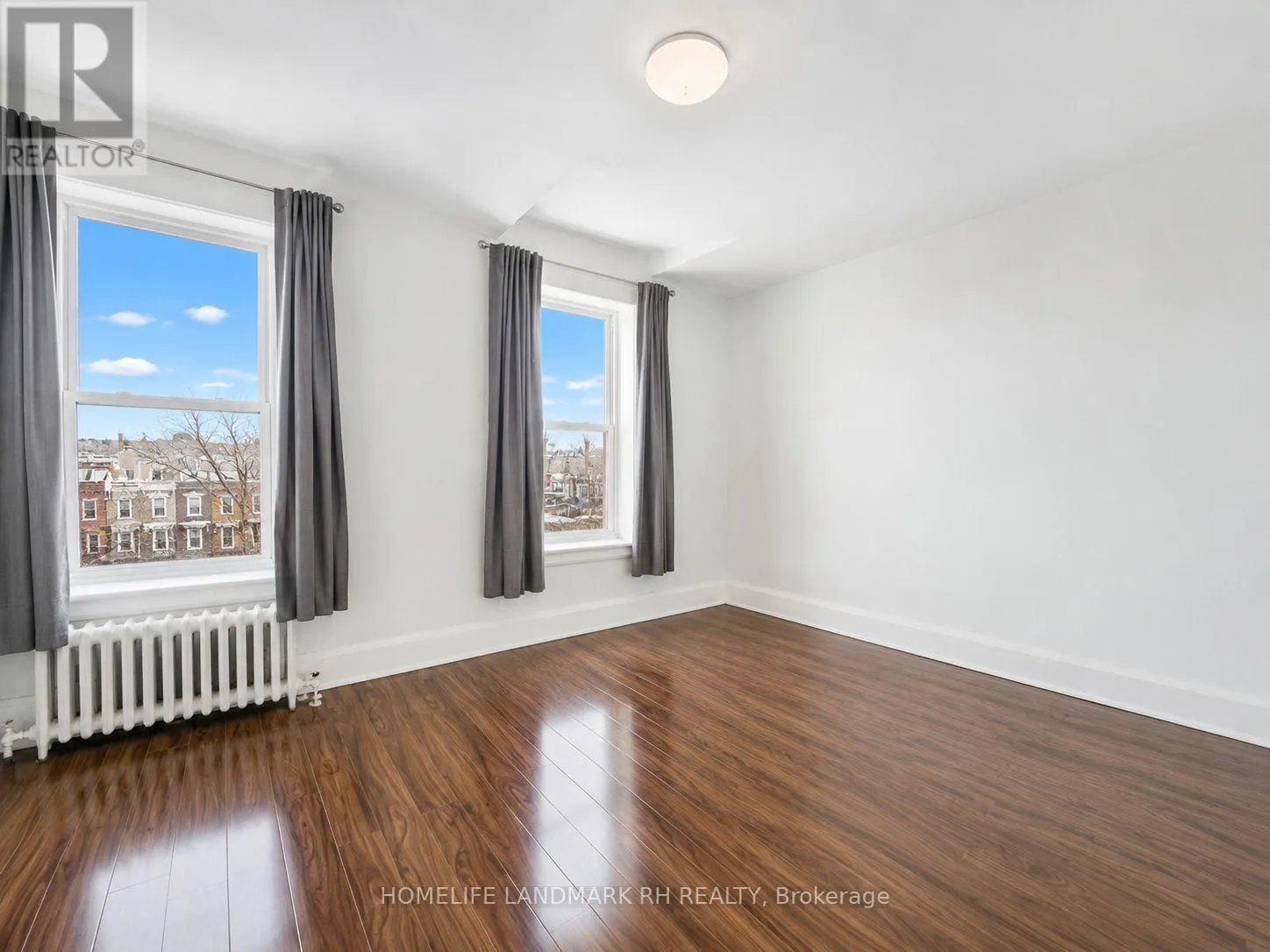 103 -107 BROCK STREET S