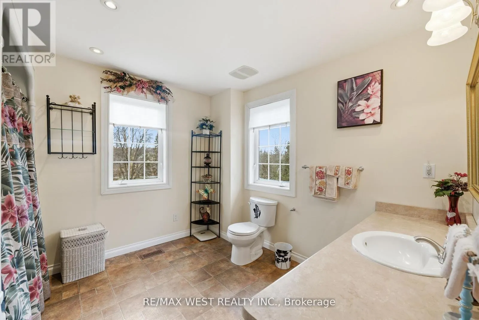 4 CORYELL STREET