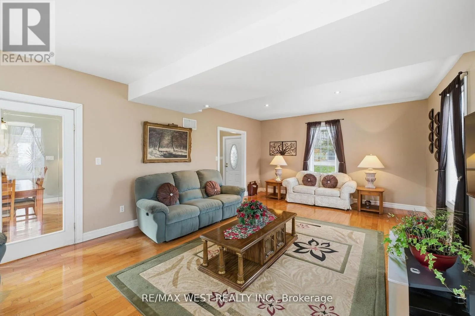 4 CORYELL STREET
