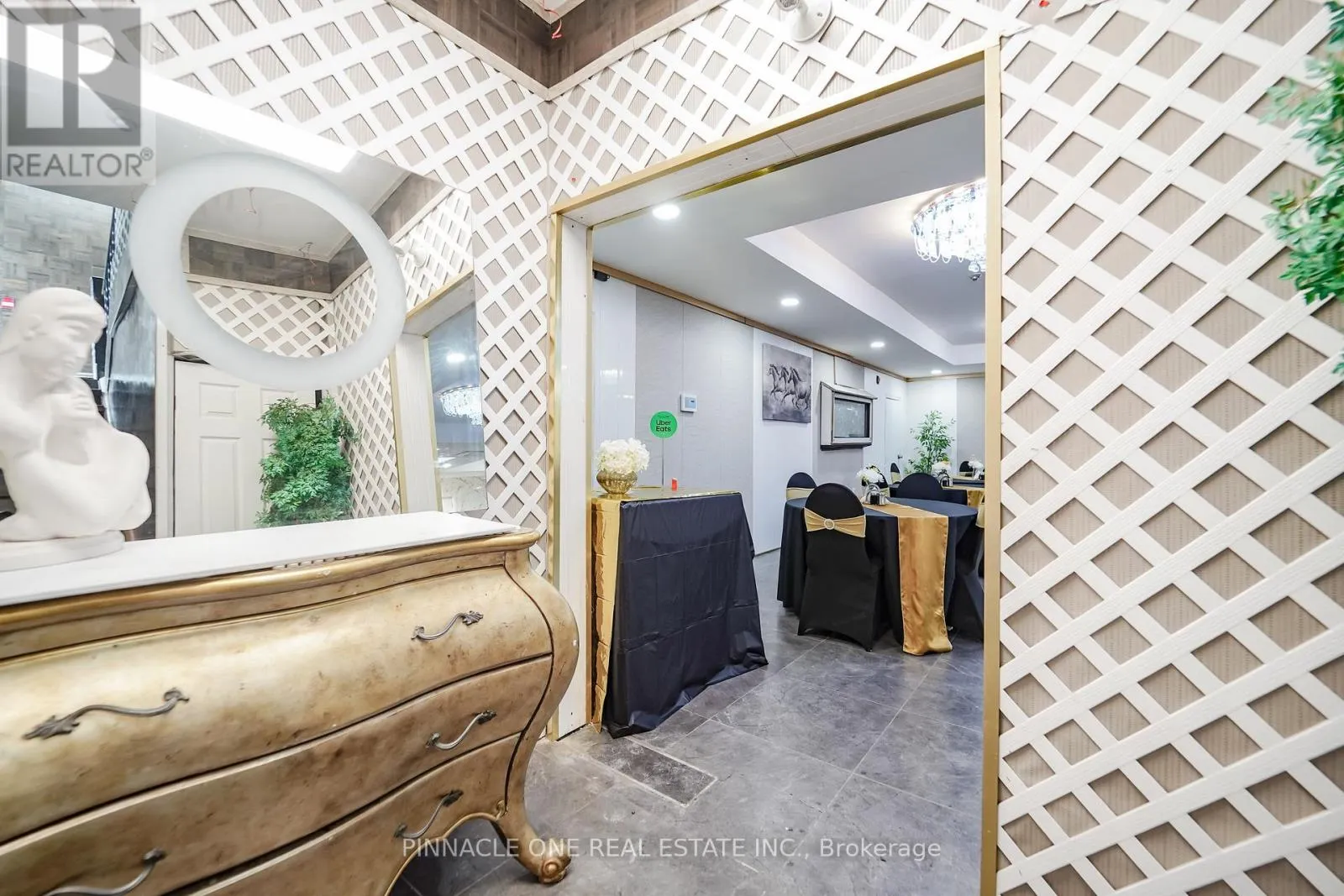 51B KING STREET E