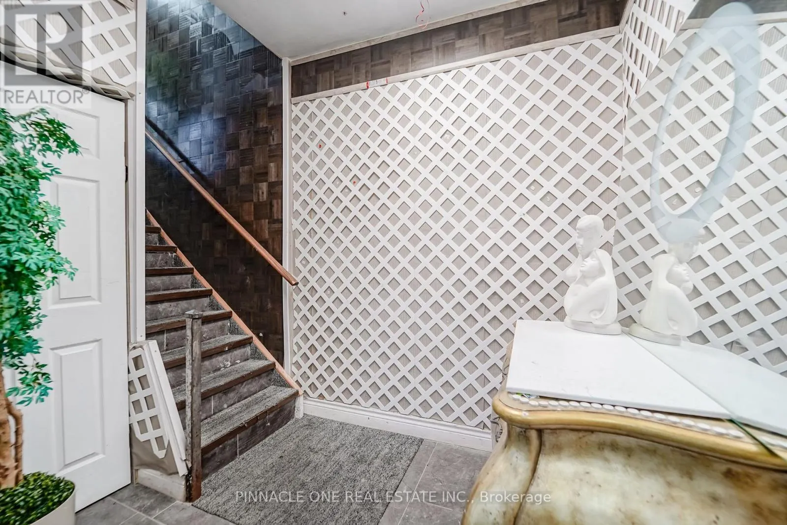 51B KING STREET E