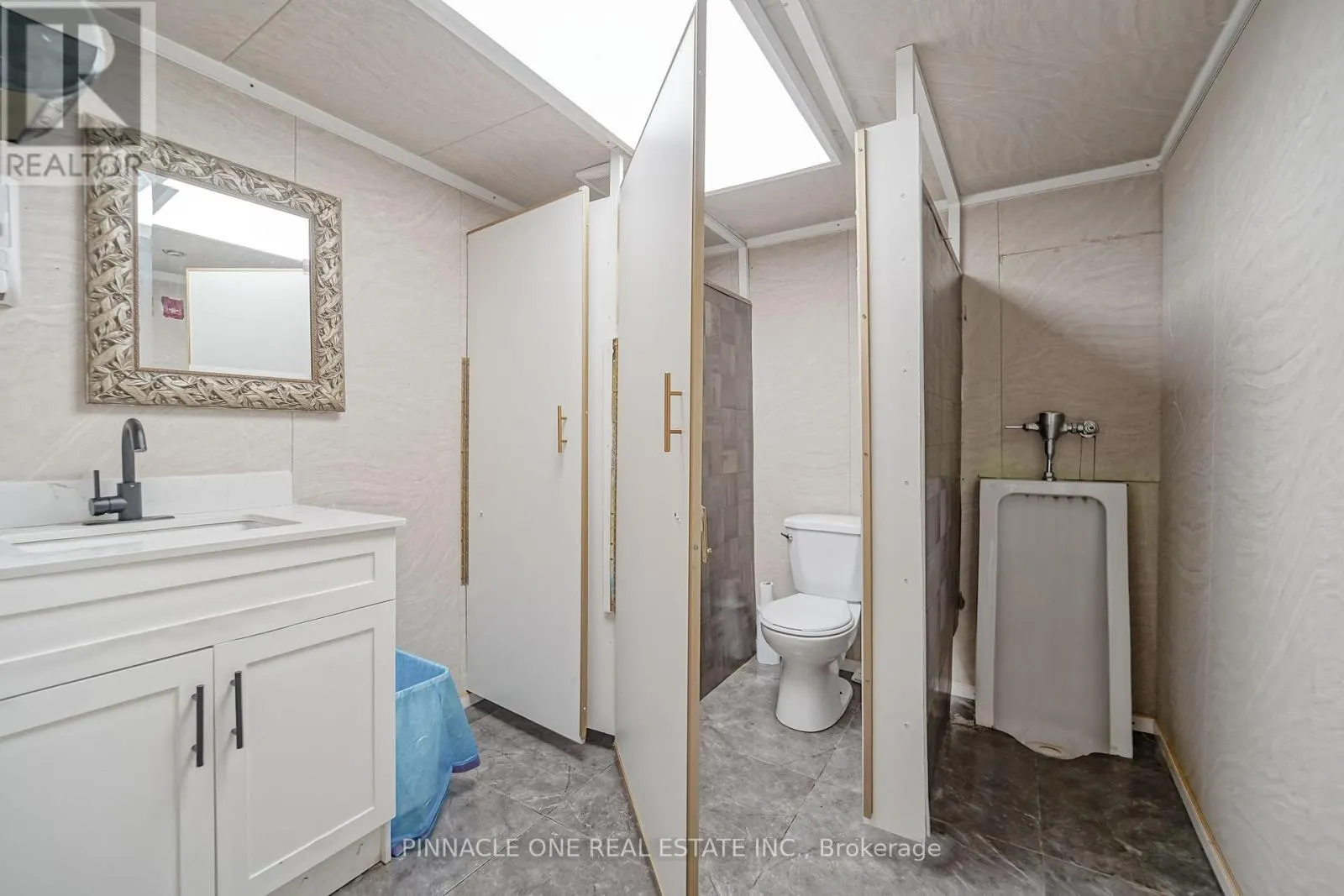 51B KING STREET E