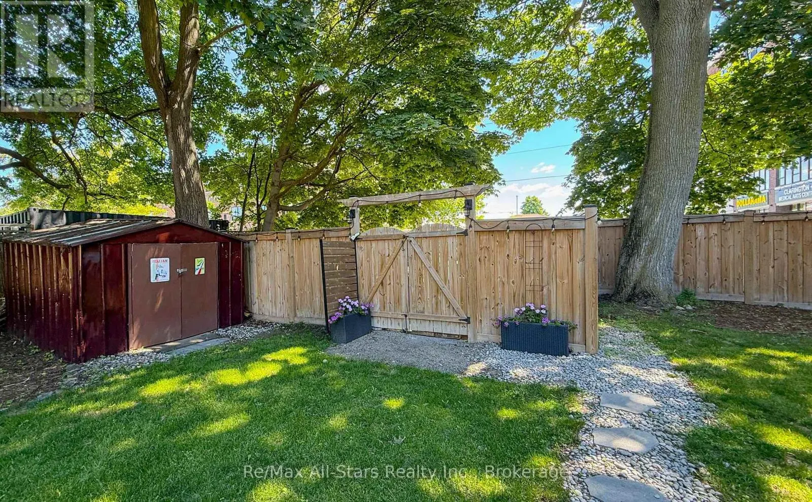 36 EMILY STREET E