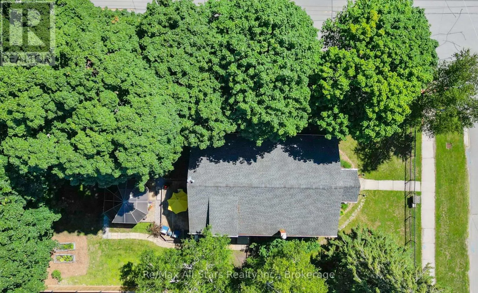 36 EMILY STREET E
