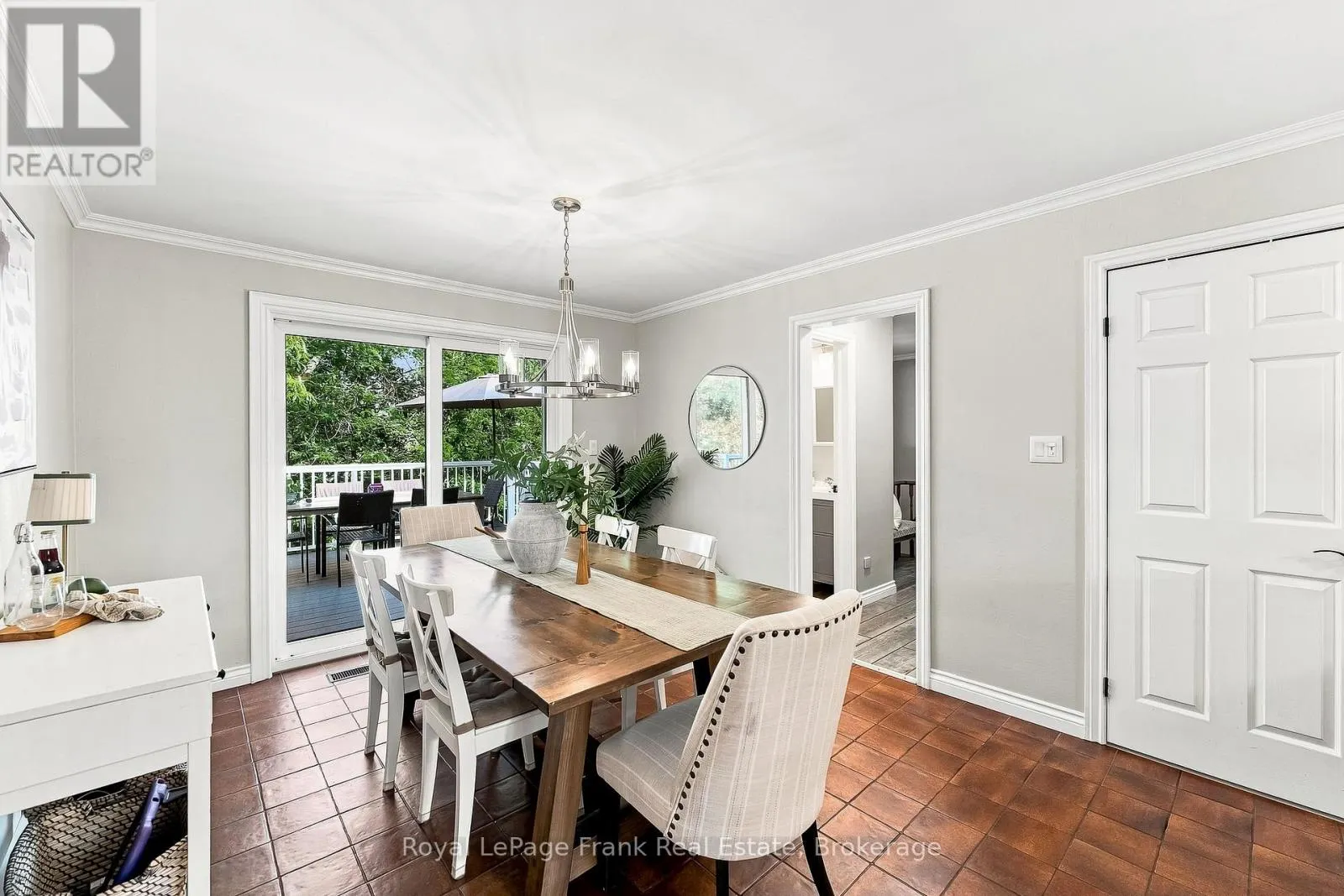 2407 ASHBRIDGE ROAD